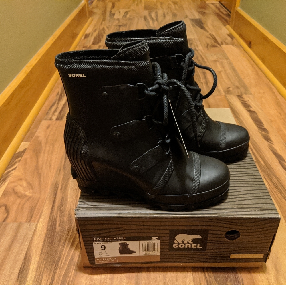 NWT Sorel Black Rain Boots